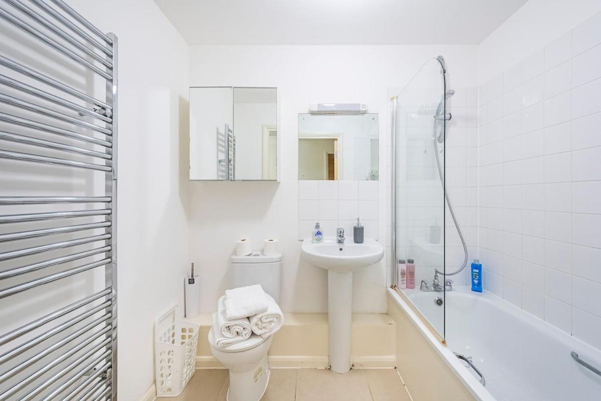 2 Bed Apartment London